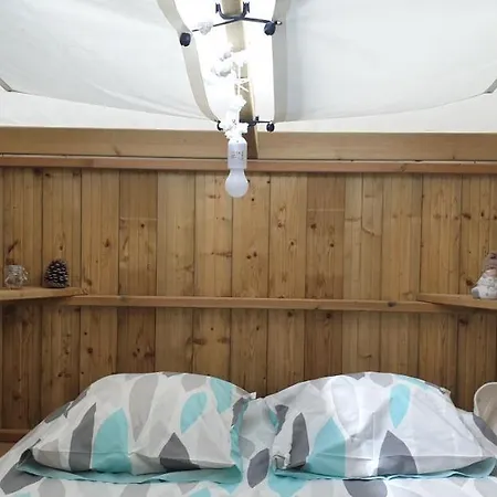 Gerendaház Insolite Vue Sur Le Ciel Etoile , Cuisine, Salle D Eau, 2 , Proche Du Zoo De La Palmyre *