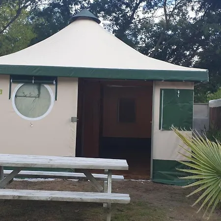 ロッジ Insolite Vue Sur Le Ciel Etoile , Cuisine, Salle D Eau, 2 , Proche Du Zoo De La Palmyre